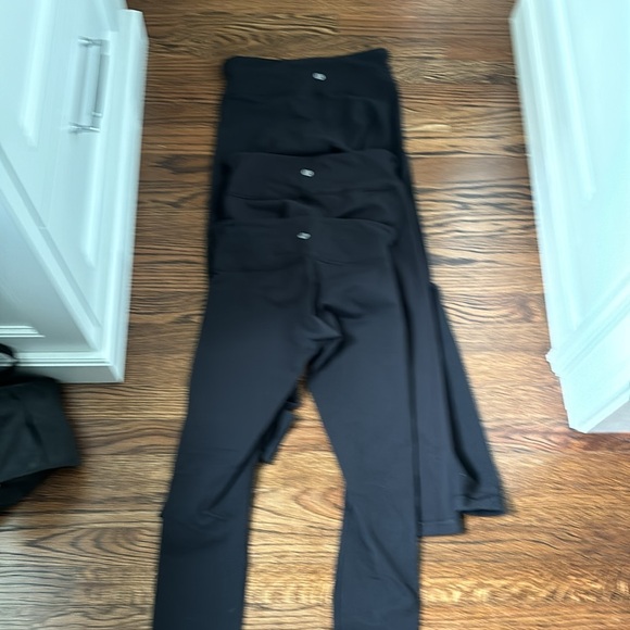 3 pairs of lululemon leggings - Picture 3 of 3